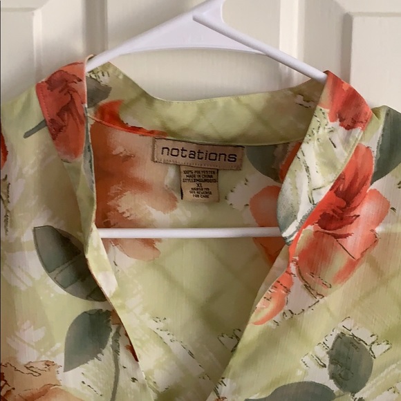 Notations Top - Very Pretty! - Picture 5 of 6